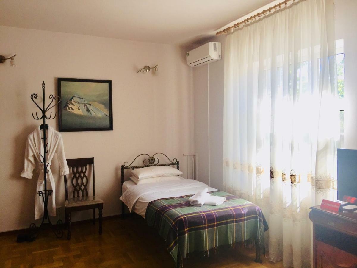 Astoria Garden Ξενοδοχείο Μπισκέκ Εξωτερικό φωτογραφία